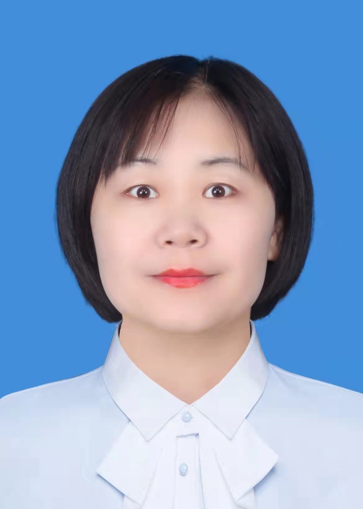 何明艳  工会主席