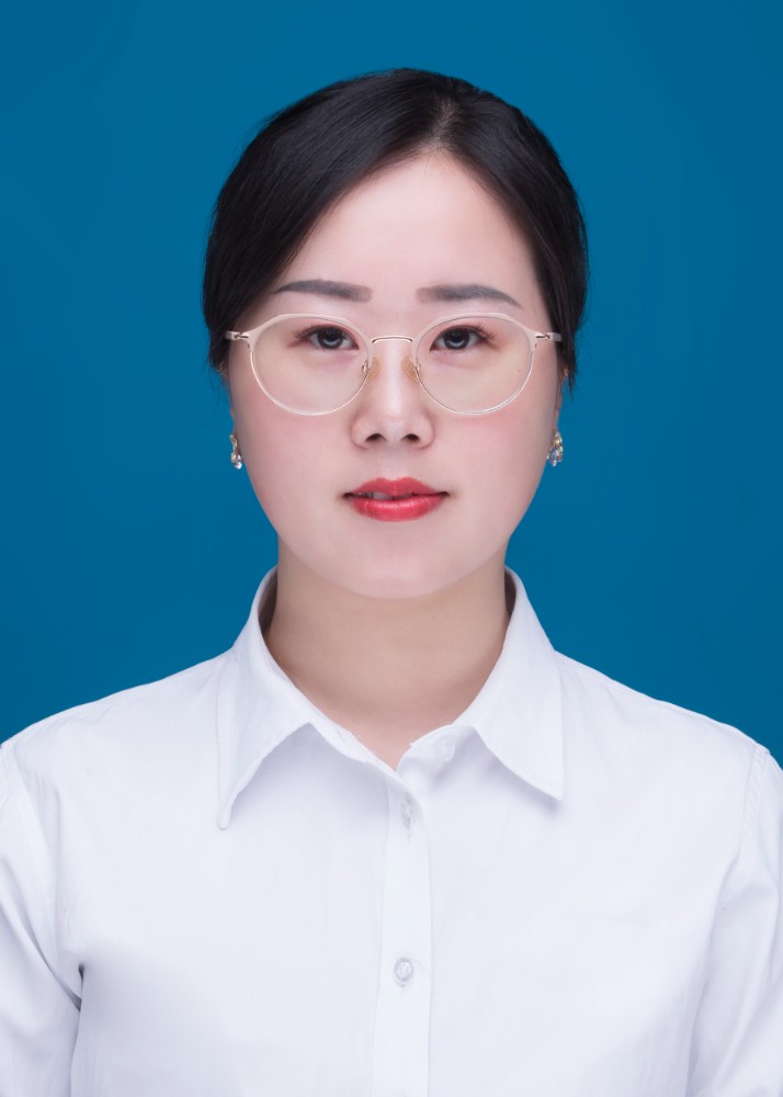 冯丽君  语文教研组长