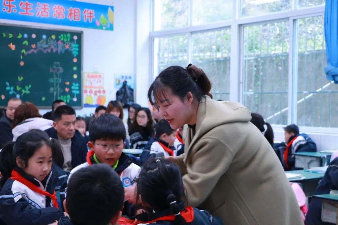 共研共进，点亮数学之光——数学教研活动纪实