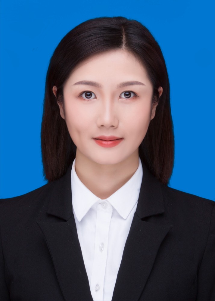 周丹   德育处主任