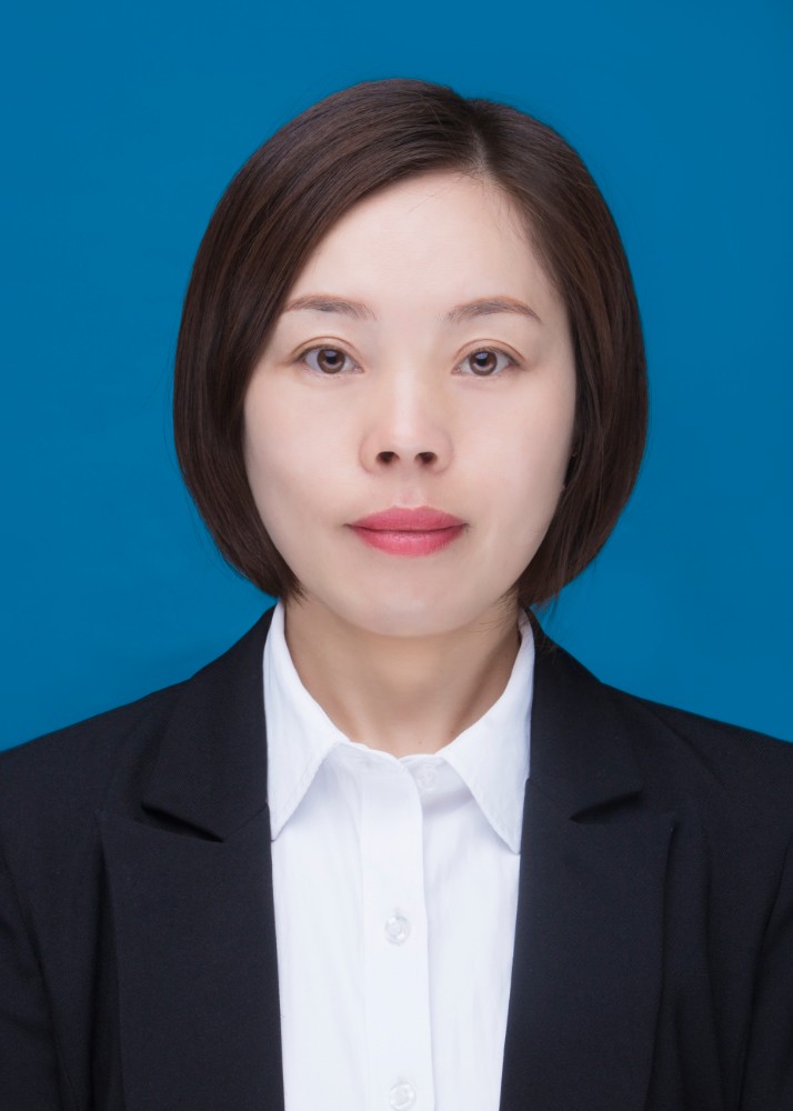 杨燕   教师发展中心主任